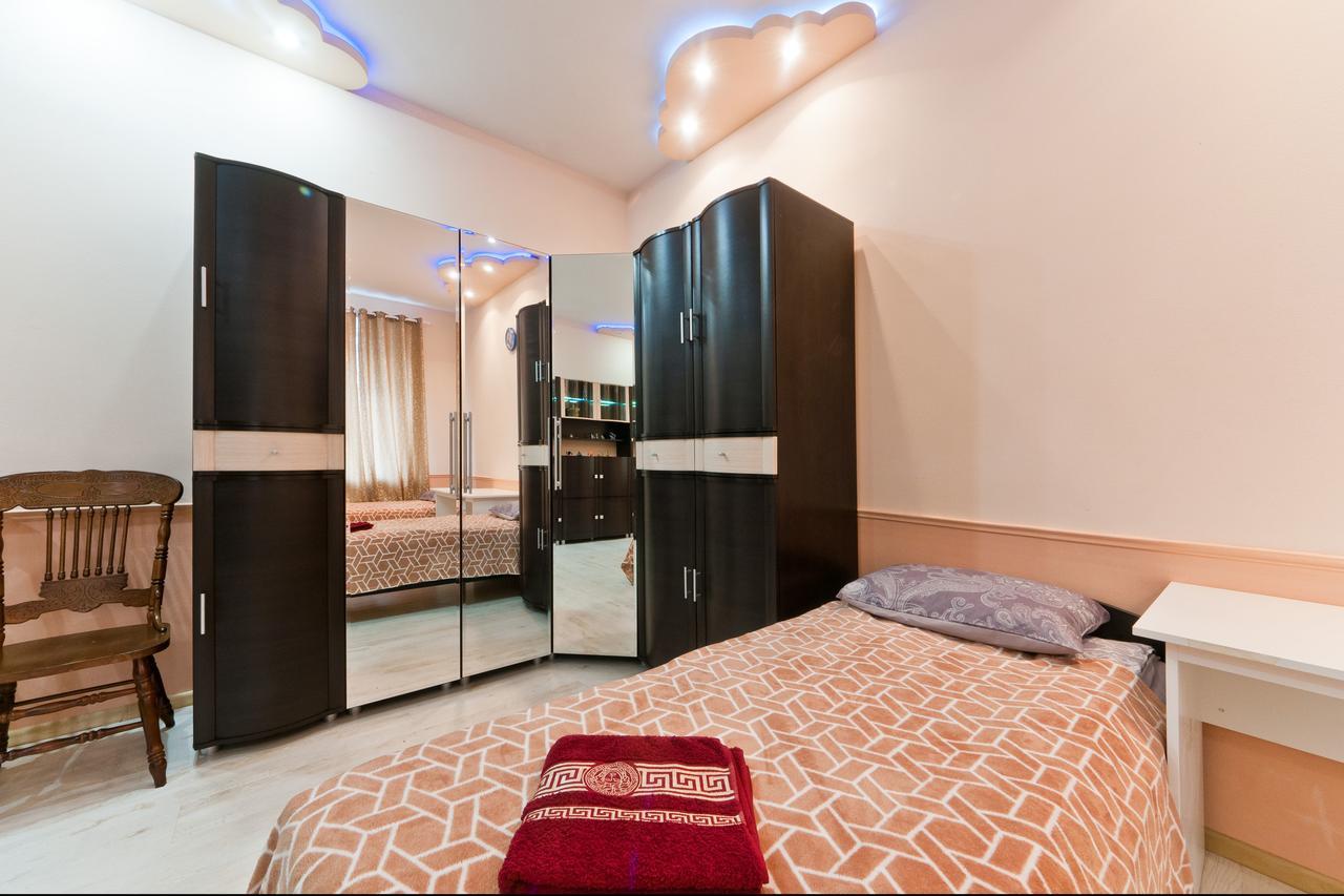 סנט פטרסבורג Apartment Spassky 12 מראה חיצוני תמונה